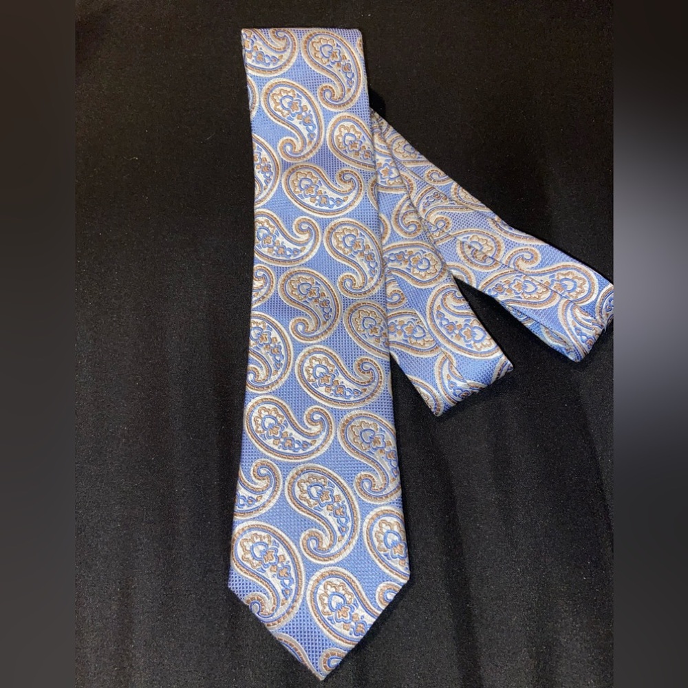 Bugatchi Blue Tie With Paisley Design